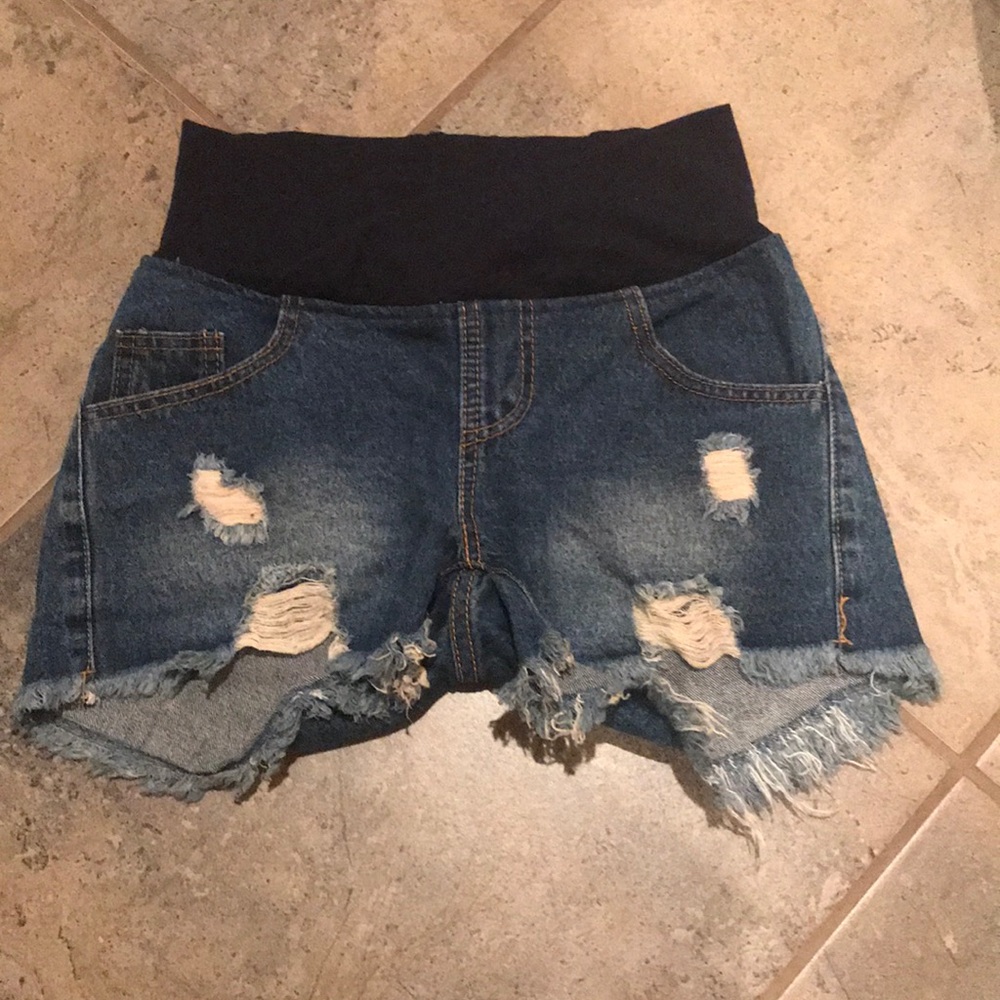 Maternity shorts